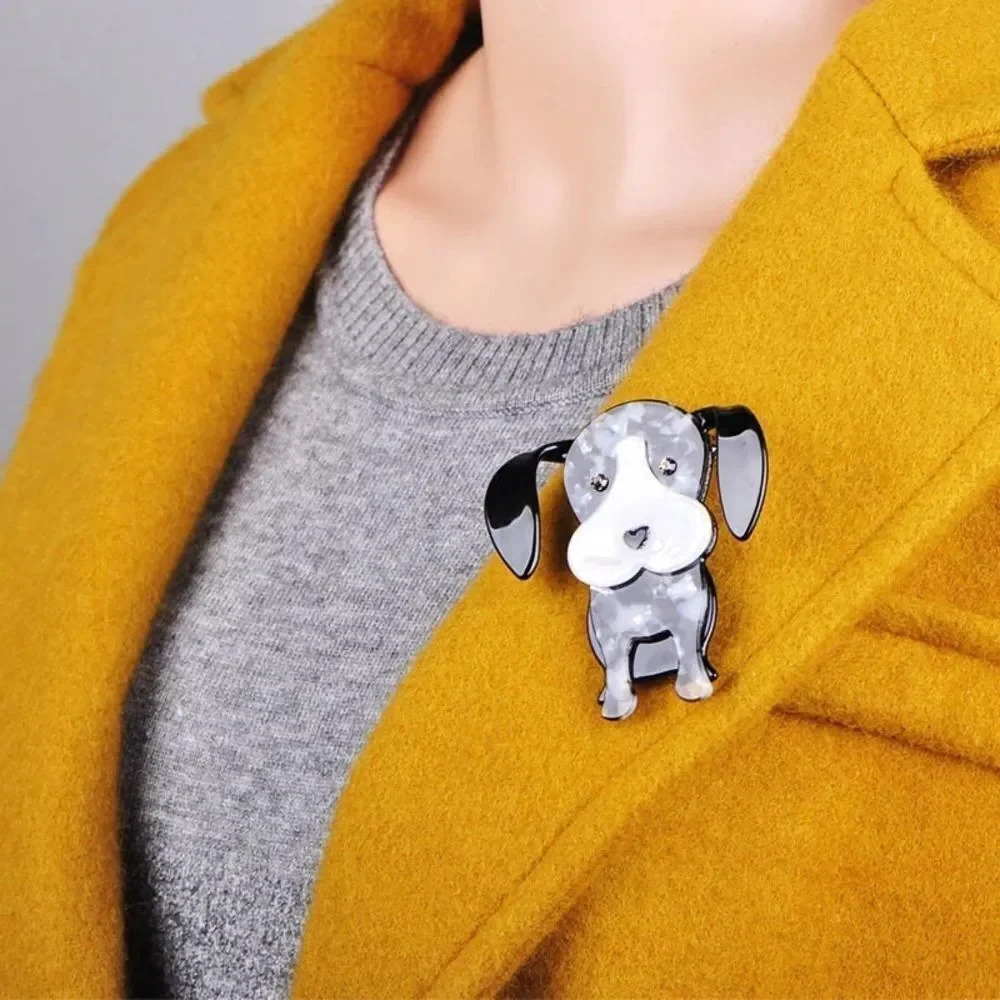 VQ Acrylic Dog Brooch - Picture 2 of 4